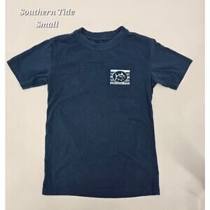 Southern Tide Navy Boys Graphic T-Shirt
Size: Small (6/7y)